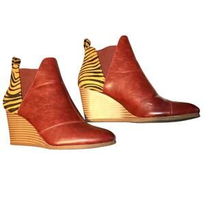 Julian Hakes 7 Burgandy Women's Chelsea Ankle Boots 3 In. High Heel Zebra Stripe